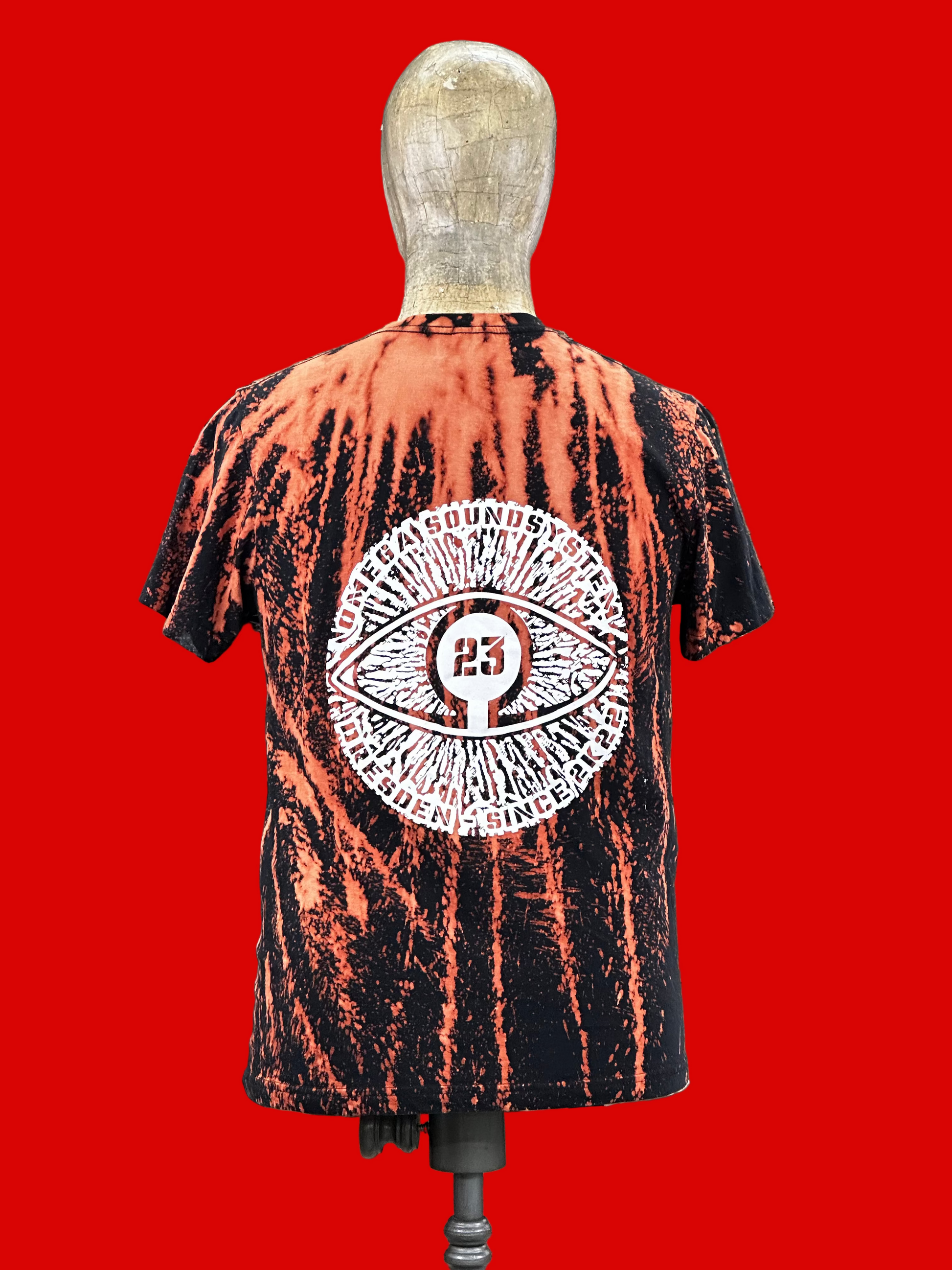 Hochwertiges [Stoffart, z. B. Baumwolle, Leinen, Seide] Textil in [Farbe] mit [Muster, z. B. Streifen, Karos, Blumen]. Der Stoff ist weich, atmungsaktiv und strapazierfähig, ideal für [Verwendungszweck, z. B. Bekleidung, Heimtextilien, Dekoration]. Die detaillierte Aufnahme zeigt die feine Textur und Verarbeitung des Materials. Perfekt für Designer, Näherinnen und kreative Projekte. Neutraler Hintergrund hebt Farbe und Struktur des Stoffes deutlich hervor.